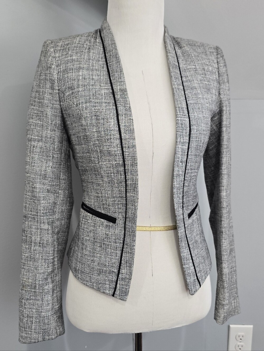 H&M Gray Textured Open-Front Blazer with Black Trim